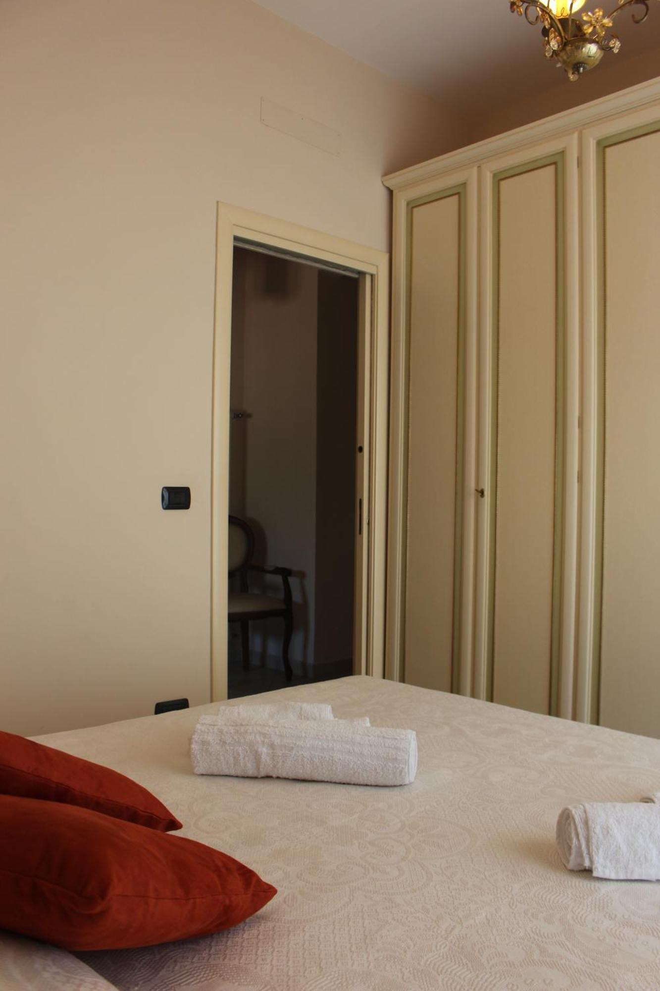 Central Apartment Castellammare di Stabia Exterior foto